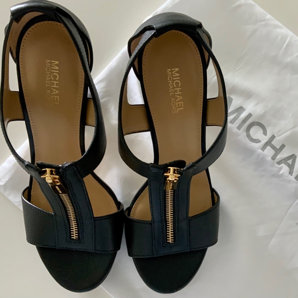 MICHAEL MICHAEL KORS Berkley Lock Leather Platform Sandal